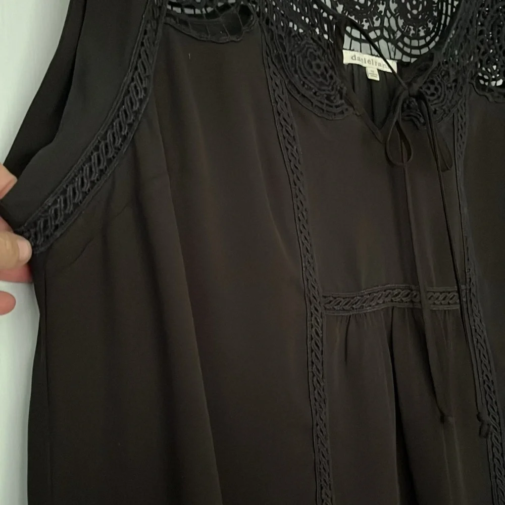 Daniel Rainn Black Cap Sleeve Embellished Blouse - Picture 4 of 10